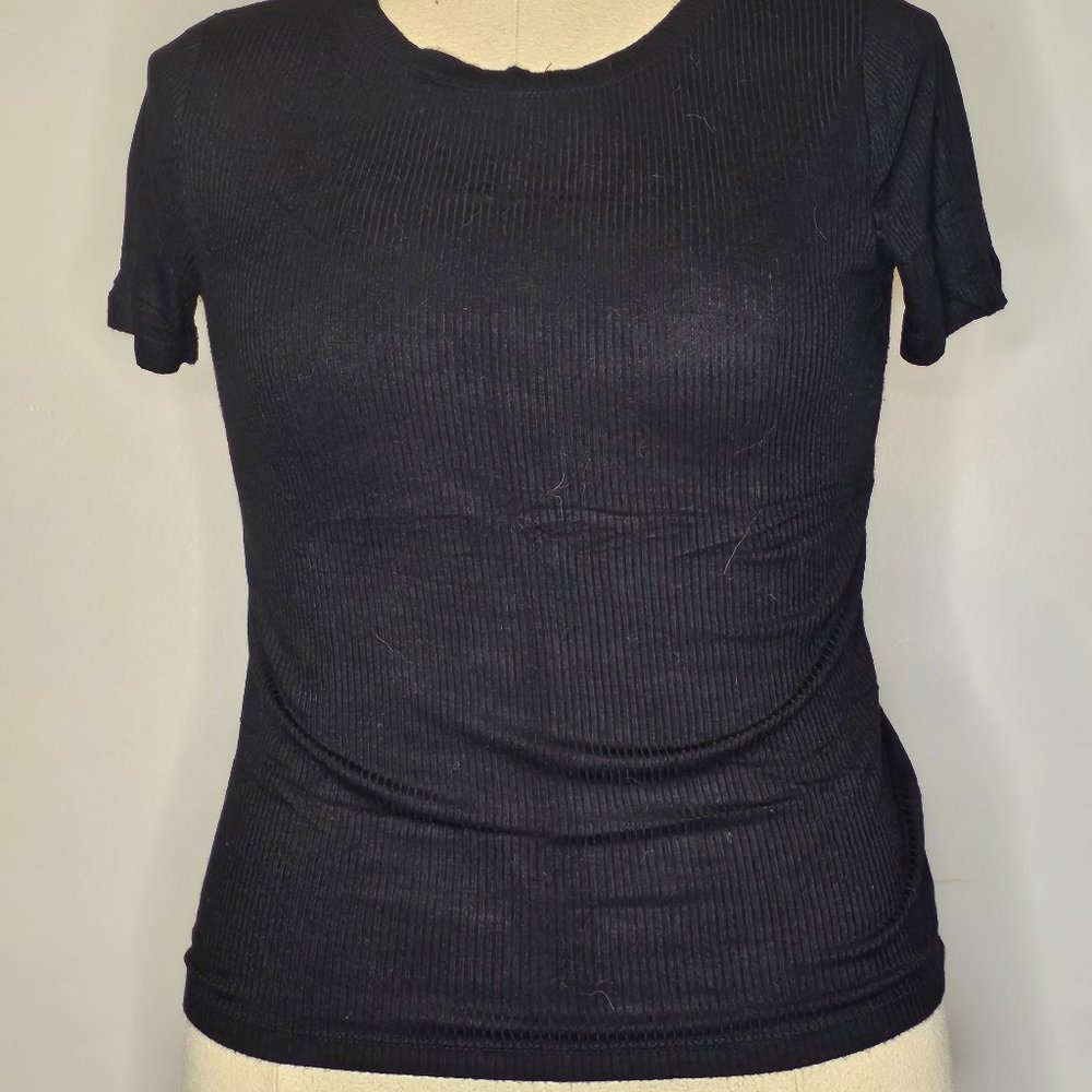 Crew neck ribbed tee shirt